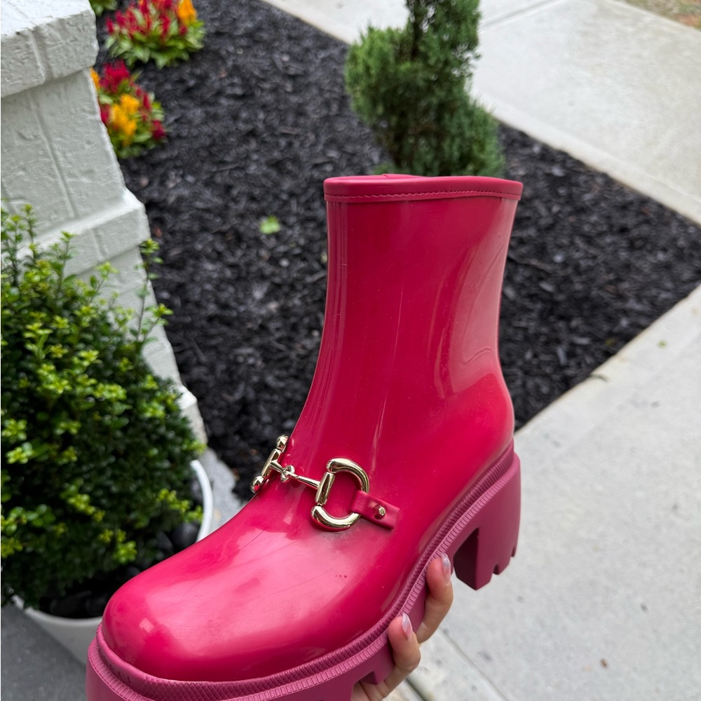 Gucci Women's Pink Ankle Boots - Picture 5 of 10
